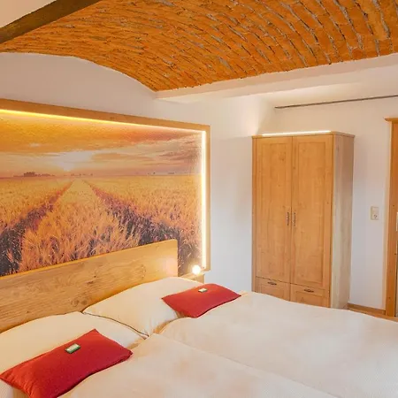 赫贝斯贝尔格酒店 *